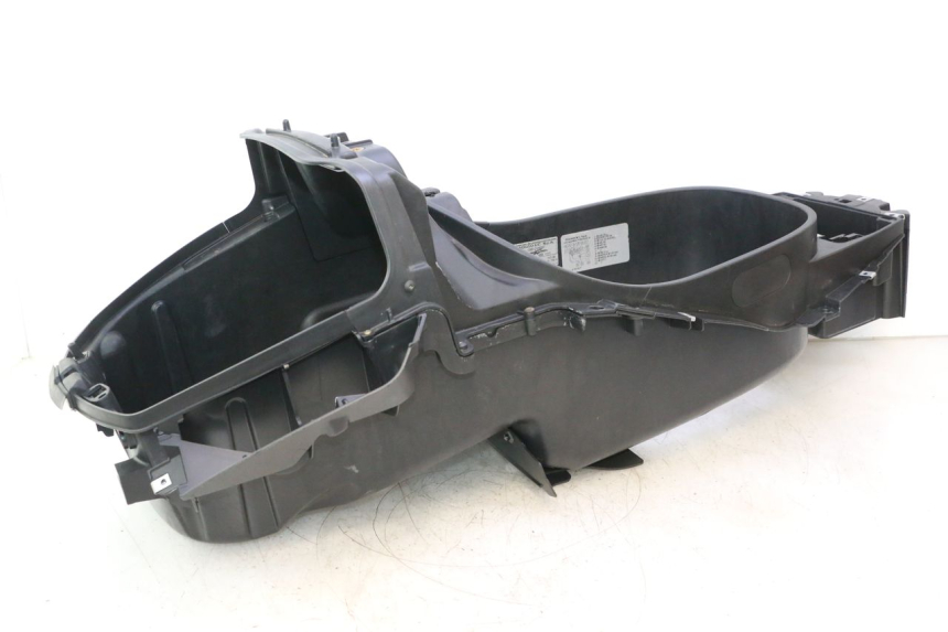 photo de BAÚ DE ASSENTO PIAGGIO X8 STREET 125 (2006 - 2007) - Marcações e referências