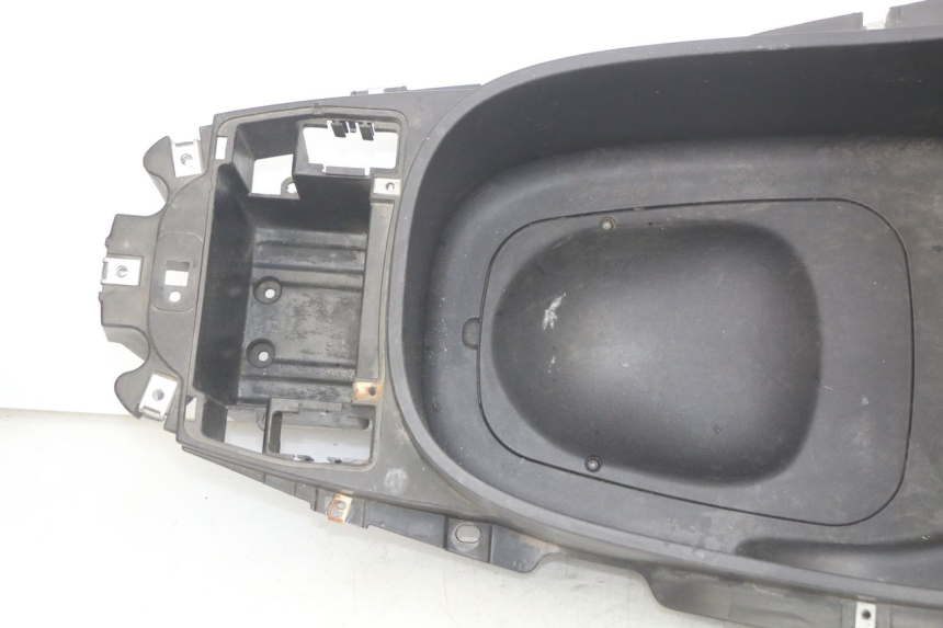 photo de BAÚ DE SELIM PIAGGIO X8 125 (2004 - 2007) - Estado da superfície