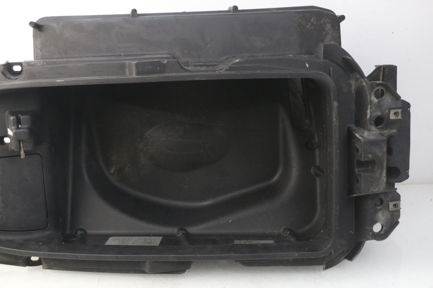 photo de BAÚ DE SELIM PIAGGIO X9 EVOLUTION 125 (2003 - 2007) - Detalhe da peça