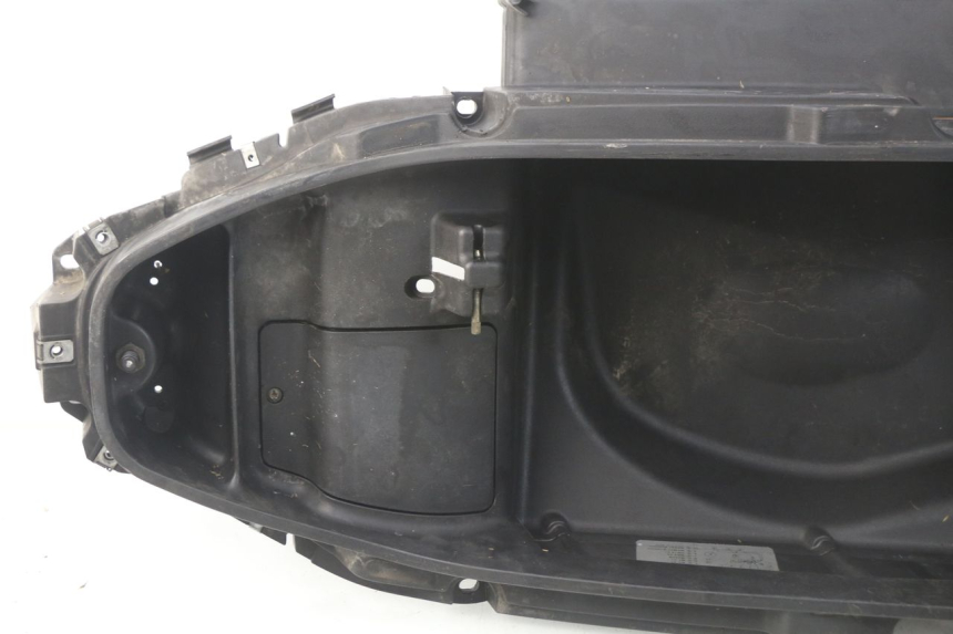 photo de BAÚ DE SELIM PIAGGIO X9 EVOLUTION 125 (2003 - 2007) - Zoom do estado de desgaste