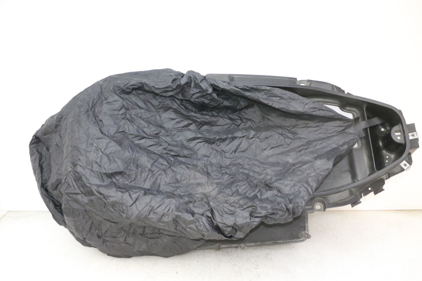photo de BAÚ DE SELIM PIAGGIO X9 EVOLUTION 125 (2003 - 2007) - Detalhe da peça