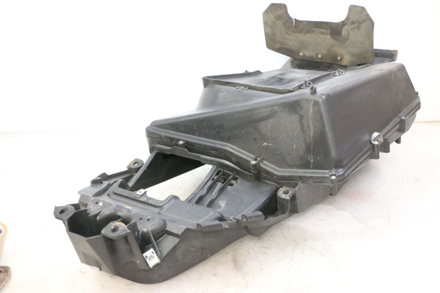 photo de BAÚ DE SELIM PIAGGIO X9 EVOLUTION 125 (2003 - 2007) - Pontos de fixação