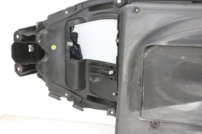 photo de BAÚ DE SELIM PIAGGIO X9 EVOLUTION 125 (2003 - 2007) - Estado da superfície