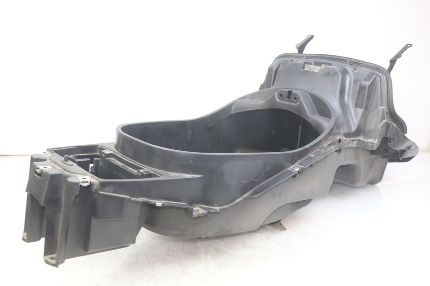 photo de BAÚ DE SELIM PIAGGIO XEVO - X EVO 125 (2007 - 2017) - Detalhe da peça