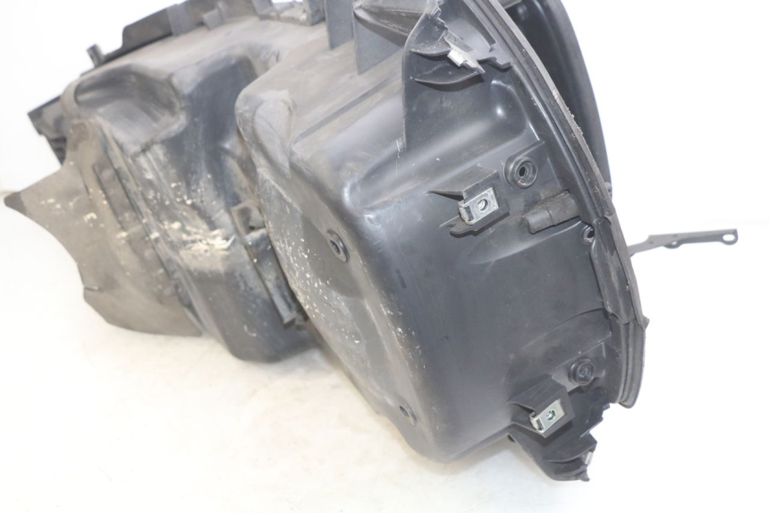 photo de BAÚ DE SELIM PIAGGIO XEVO - X EVO 125 (2007 - 2017) - Detalhe da peça