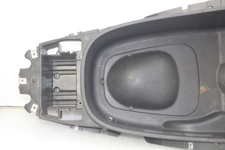 photo de BAÚ DE SELIM PIAGGIO XEVO - X EVO 125 (2007 - 2017) - Pontos de fixação