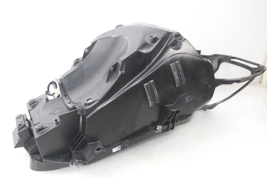 photo de BAÚ DE SELIM YAMAHA XP T-MAX TMAX 500 (2008 - 2012) - Detalhe da peça