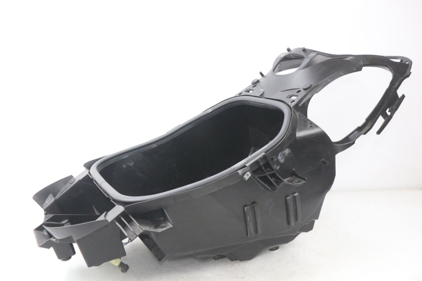 photo de BAÚ DE SELIM YAMAHA XP T-MAX TMAX 500 (2008 - 2012) - Pontos de fixação
