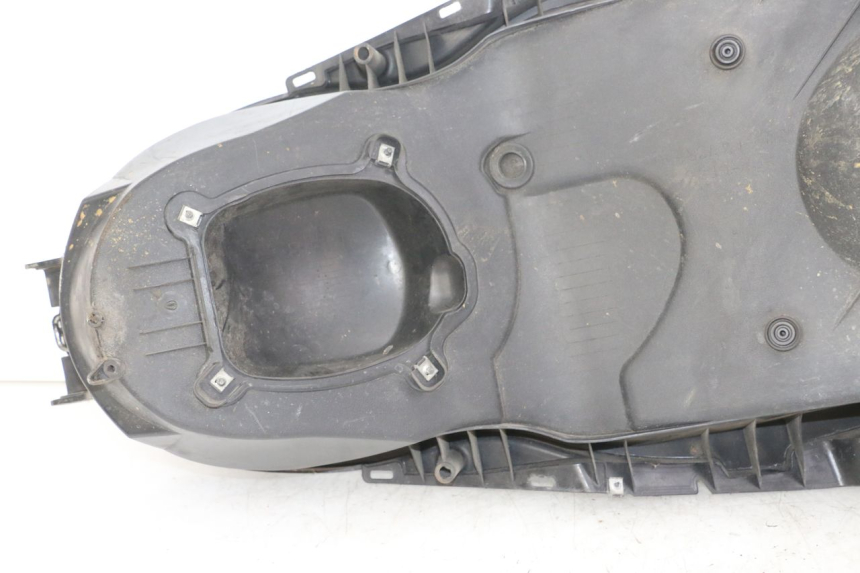 photo de BAÚ DE SELIM YAMAHA X-MAX XMAX ABS 250 (2010 - 2014) - Pontos de fixação