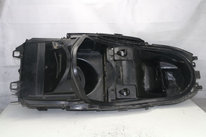 photo de BAÚ DE SELIM YAMAHA YP MAJESTY ABS 400 (2007 - 2009) - Outro ângulo de visão