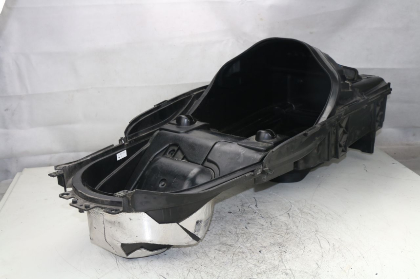 photo de BAÚ DE SELIM YAMAHA YP MAJESTY ABS 400 (2007 - 2009) - Marcações e referências