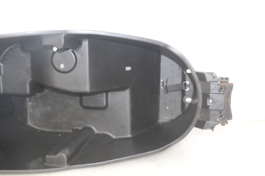 photo de BAÚ DE SELIM YAMAHA YP MAJESTY 125 (2007 - 2010) - Vista geral