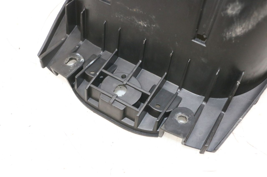 photo de BAÚ DE SELIM YAMAHA YP MAJESTY 125 (2002 - 2006) - Zoom do estado de desgaste