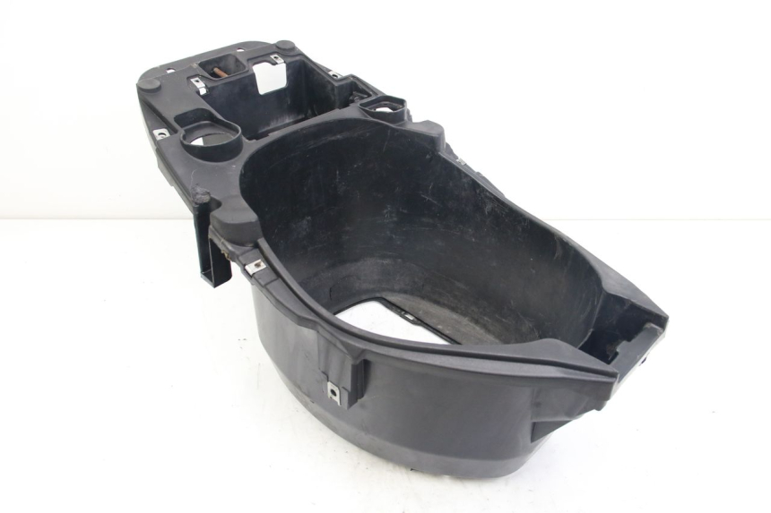 photo de BAÚ DE SELIM PIAGGIO ZIP 2T 50 (2009 - 2019) - Detalhe da peça
