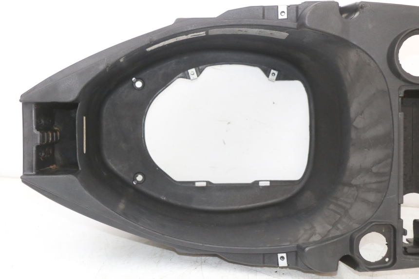 photo de BAÚ DE SELIM PIAGGIO ZIP 2T 50 (2009 - 2019) - Detalhe da peça