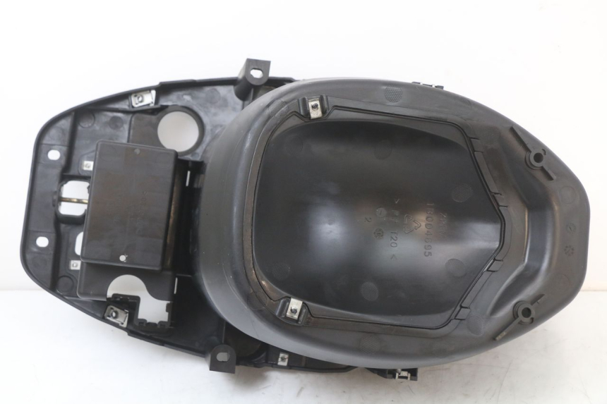 photo de BAÚ DE SELIM PIAGGIO ZIP 4T 50 (2018 - 2020) - Estado da superfície