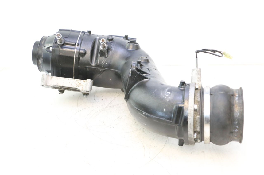 photo de COLETOR YAMAHA WAVE RUNNER GP R 1200 (2000 - 2003) - Detalhes característicos