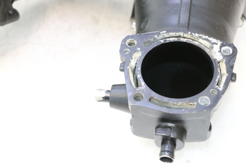 photo de COLETOR YAMAHA WAVE RUNNER GP R 1200 (2000 - 2003) - Outro ângulo de visão