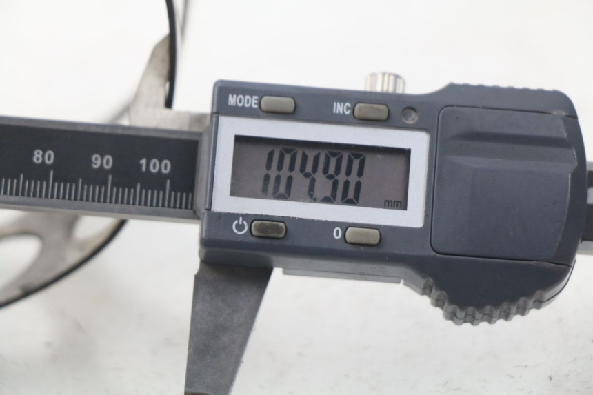photo de ABRAÇADEIRA DE ESCAPE SUZUKI GSX-R GSXR 600 (2001 - 2003) - Detalhe da peça