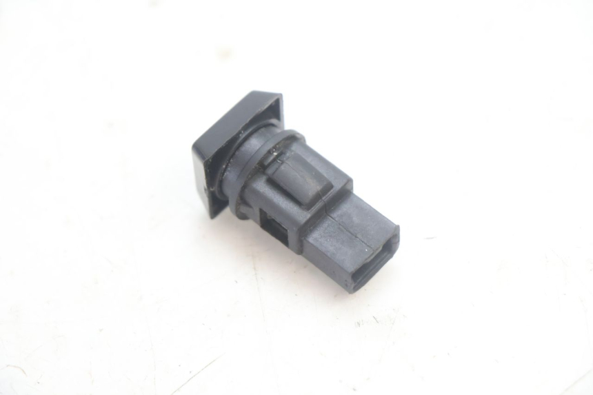 photo de INTERRUPTOR ASR PIAGGIO MP3 HPE 530 (2022 - 2026) - Zoom do estado de desgaste
