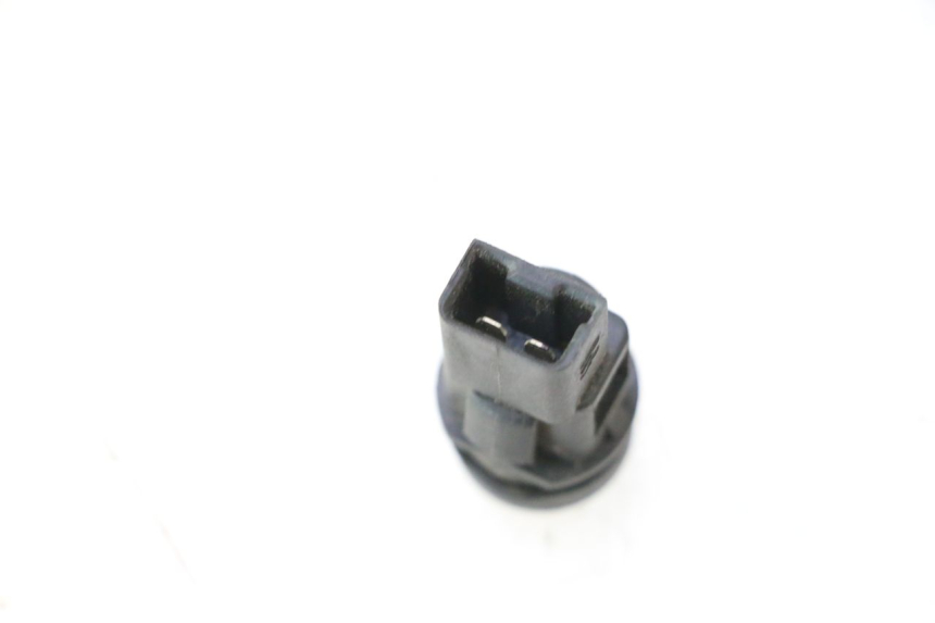 photo de INTERRUPTOR ASR PIAGGIO MP3 500 (2016 - 2018) - Zoom do estado de desgaste
