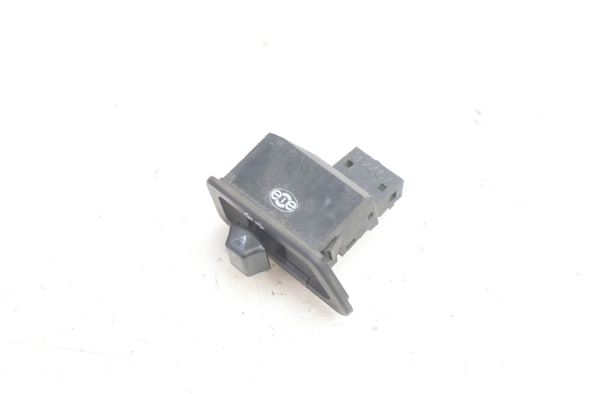 photo de COMUTADOR DE SETAS APRILIA ATLANTIC S 125 (2010 - 2013) - Detalhe da peça