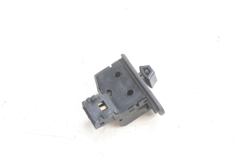 photo de COMUTADOR DE SETAS APRILIA ATLANTIC S 125 (2010 - 2013) - Zoom do estado de desgaste