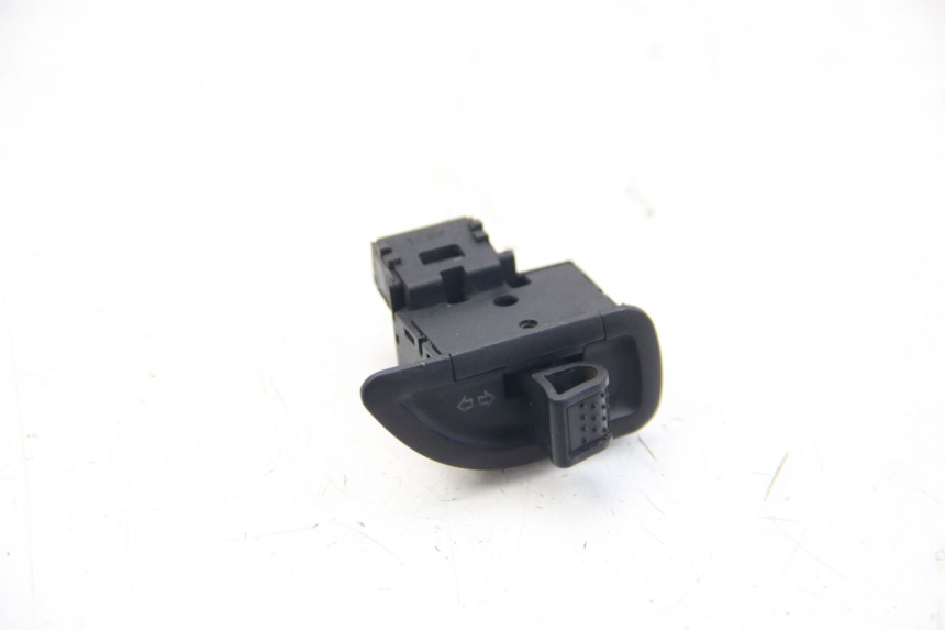photo de COMANDO DE SETAS PIAGGIO BEVERLY 125 (2010 - 2015) - Zoom do estado de desgaste