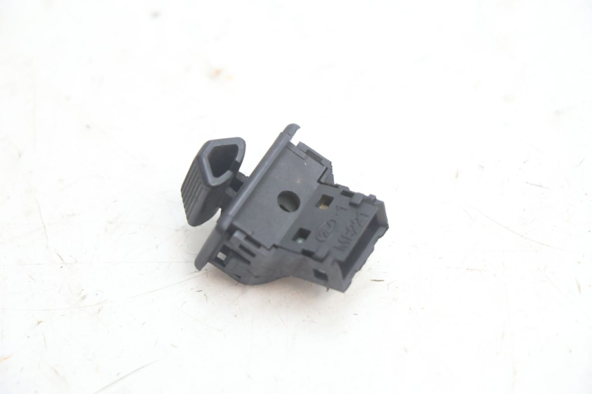 photo de COMUTADOR DE SETAS PEUGEOT BUXY 50 (1993 - 1998) - Zoom do estado de desgaste