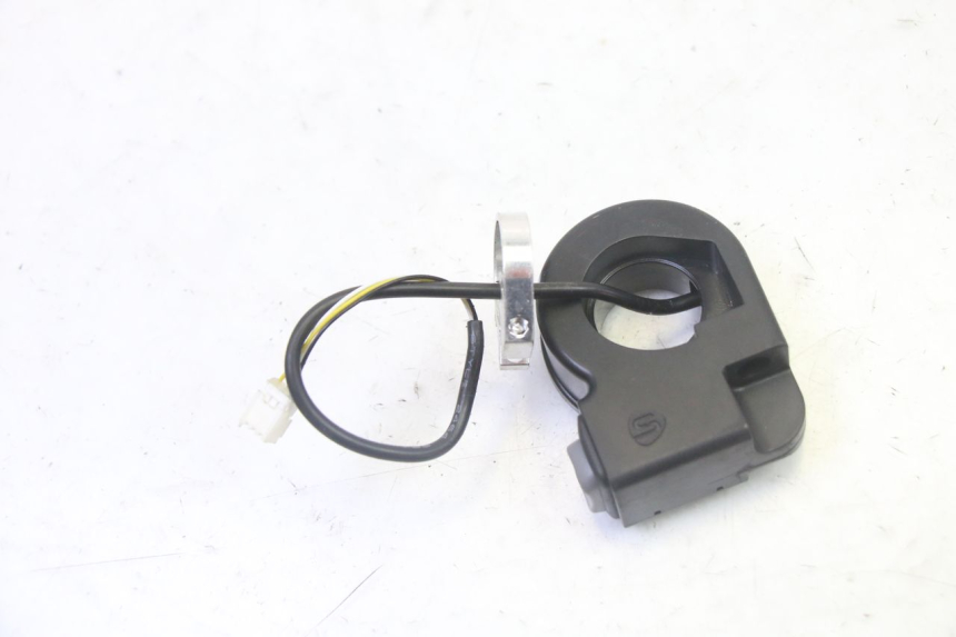 photo de COMANDO DE SETAS SEGWAY NINEBOT F65I 1 - Outro ângulo de visão