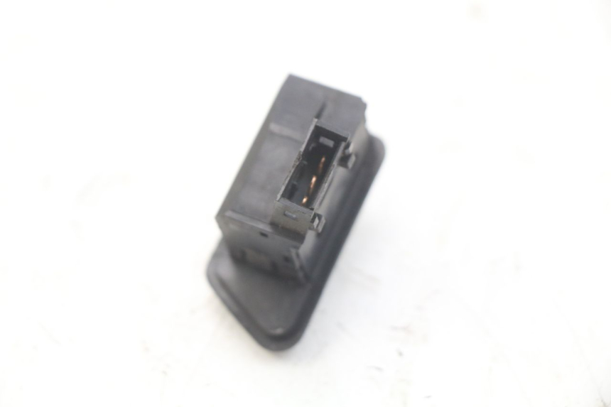 photo de COMANDO DE SETAS HONDA FES PANTHEON 2T 125 (1998 - 2002) - Detalhe da peça