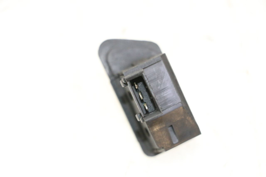 photo de COMUTADOR DE SETAS SYM FIDDLE 2 50 (2008 - 2013) - Zoom do estado de desgaste