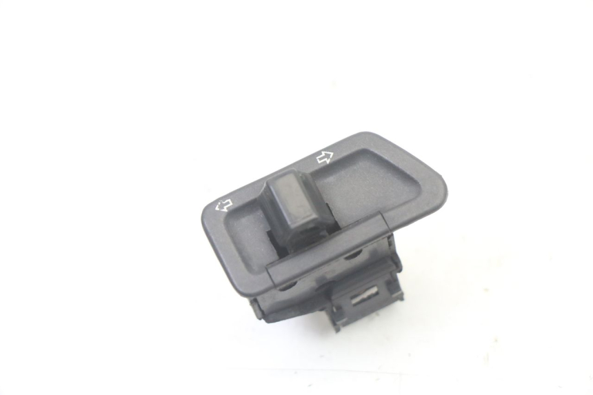 photo de COMUTADOR DE SETAS SYM FIDDLE 125 (2008 - 2010) - Vista principal