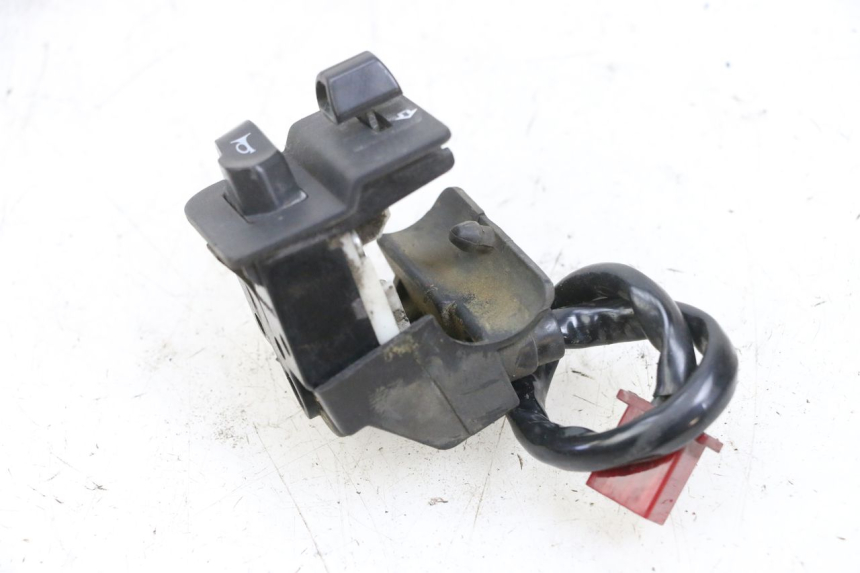 photo de COMUTADOR DE SETAS MBK FLIPPER 115 (2013 - 2017) - Pontos de fixação
