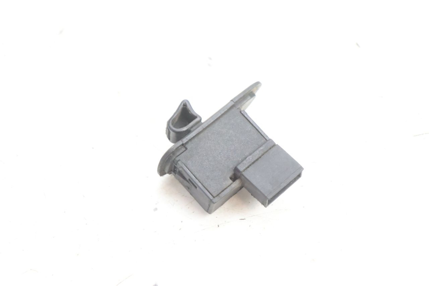 photo de COMUTADOR DE SETAS PIAGGIO FLY 2T 50 (2004 - 2017) - Zoom do estado de desgaste
