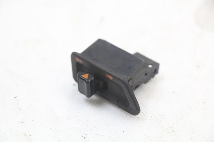photo de COMUTADOR DE SETAS HONDA NES AROBASE 125 (2000 - 2003) - Detalhe da peça