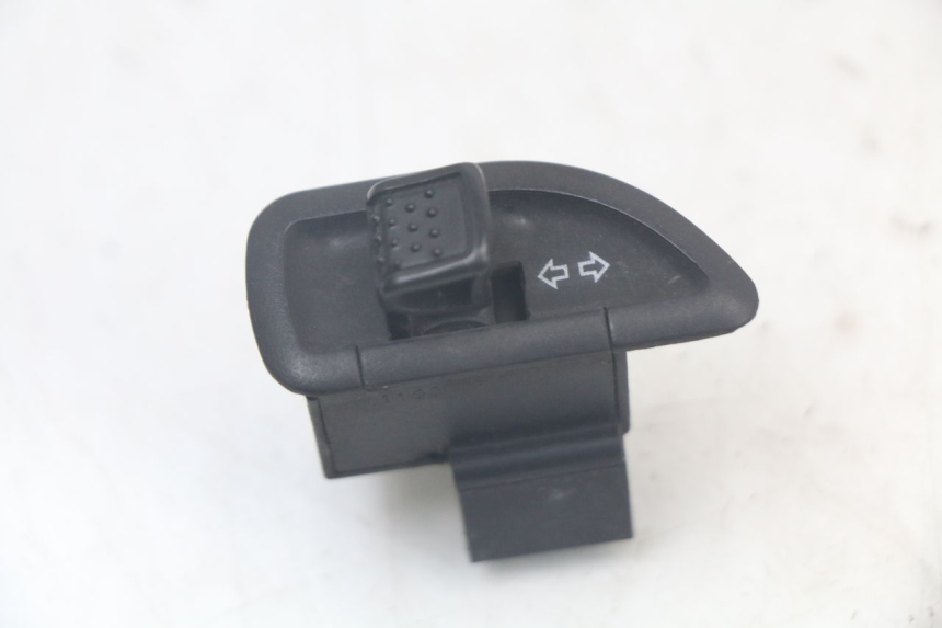 photo de COMUTADOR DE SETAS PIAGGIO LIBERTY 125 (2009 - 2013) - Vista principal
