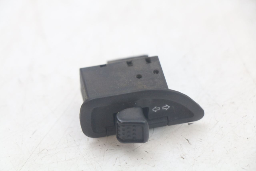 photo de COMUTADOR DE SETAS PIAGGIO LIBERTY 125 (2009 - 2013) - Detalhe da peça