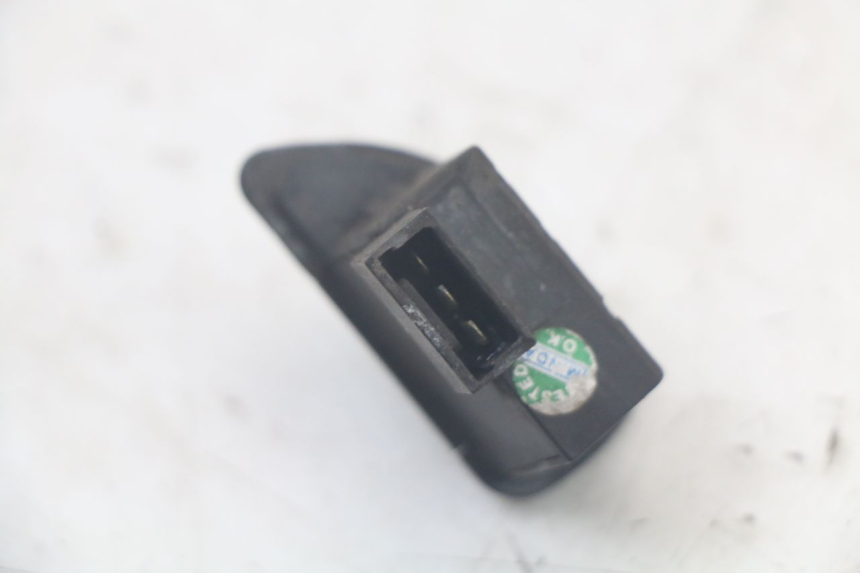 photo de COMUTADOR DE SETAS PIAGGIO LIBERTY 125 (2009 - 2013) - Ampliação técnica