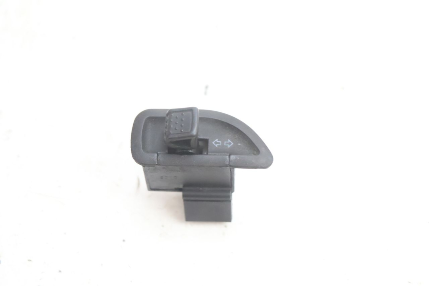 photo de INTERRUPTOR DE SETAS PIAGGIO LIBERTY 125 (1998 - 2008) - Vista principal