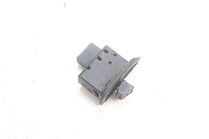 photo de INTERRUPTOR DE SETAS PIAGGIO LIBERTY 125 (1998 - 2008) - Detalhe da peça