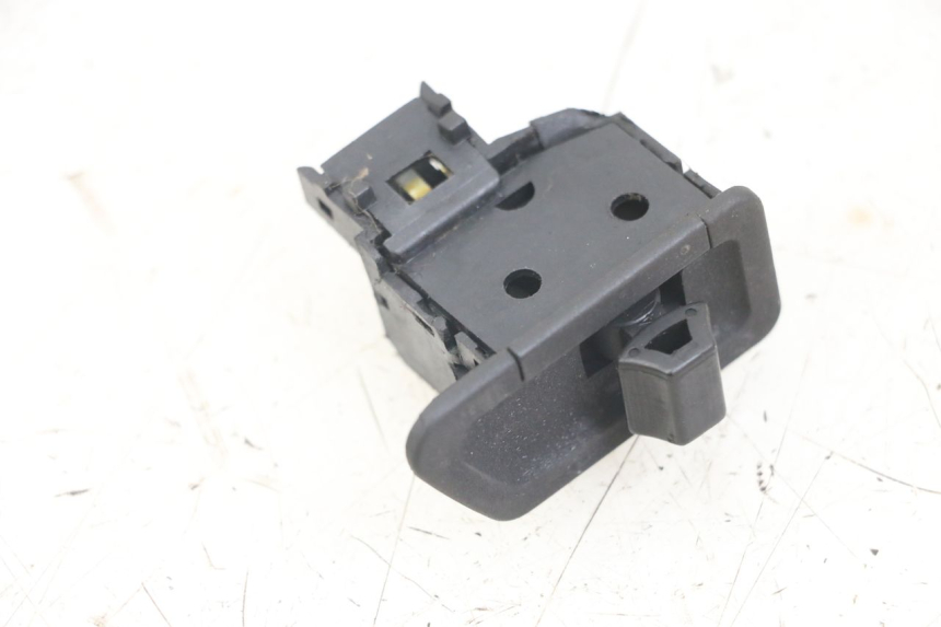 photo de COMUTADOR DE SETAS KYMCO LIKE 125 (2009 - 2016) - Zoom do estado de desgaste