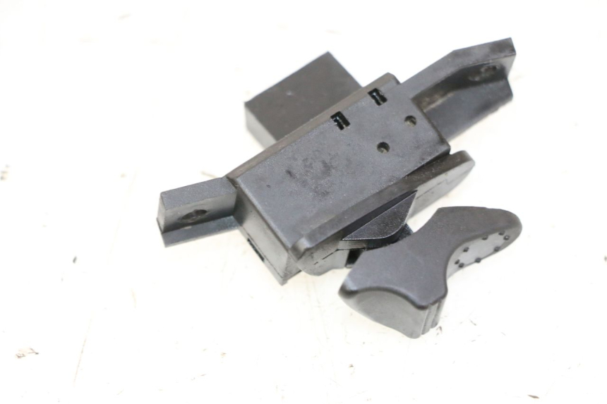 photo de COMUTADOR DE SETAS PIAGGIO LXV 4T 50 (2009 - 2013) - Detalhe da peça