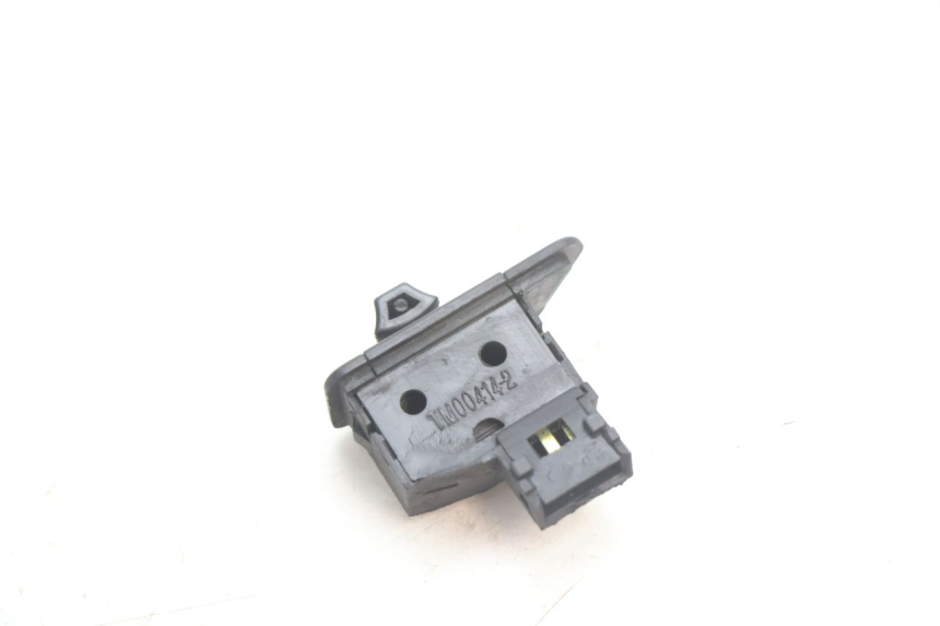 photo de INTERRUPTOR DE SETAS KYMCO MOVIE S 125 (2009 - 2018) - Zoom do estado de desgaste