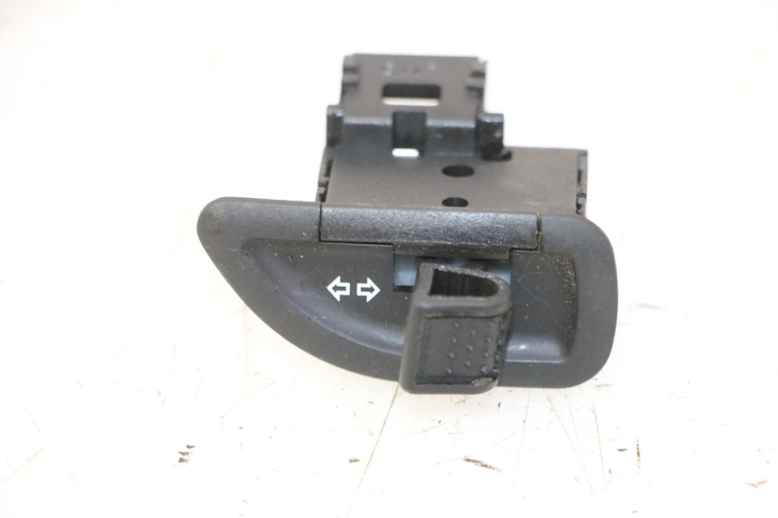 photo de COMUTADOR DE SETAS PIAGGIO MP3 HPE 310 (2024 - 2025) - Vista principal