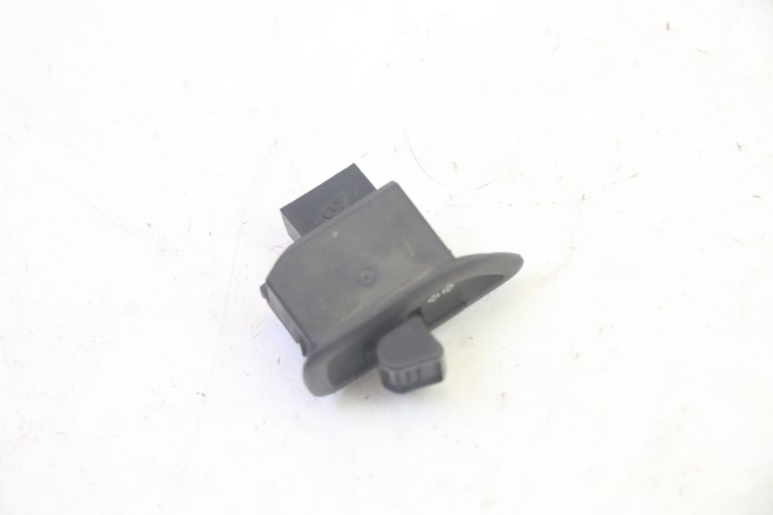 photo de INTERRUPTOR DE SETAS PIAGGIO MP3 HPE 350 (2018 - 2020) - Detalhe da peça