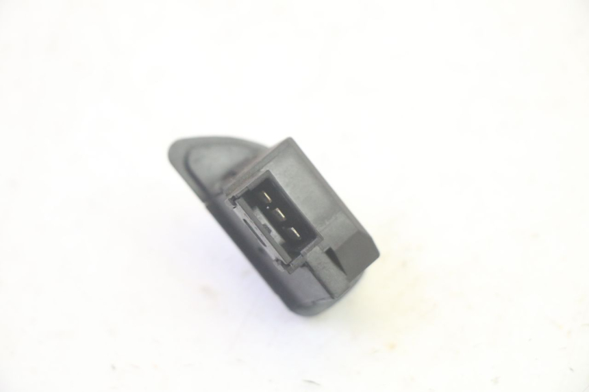 photo de INTERRUPTOR DE SETAS PIAGGIO MP3 HPE 350 (2018 - 2020) - Outro ângulo de visão