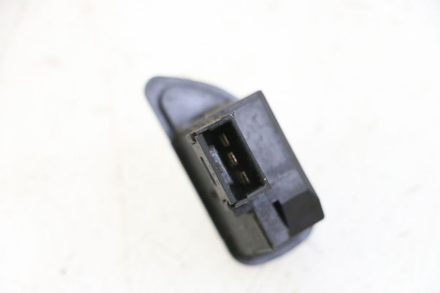 photo de COMUTADOR DE SETAS PIAGGIO MP3 500 (2014 - 2017) - Outro ângulo de visão