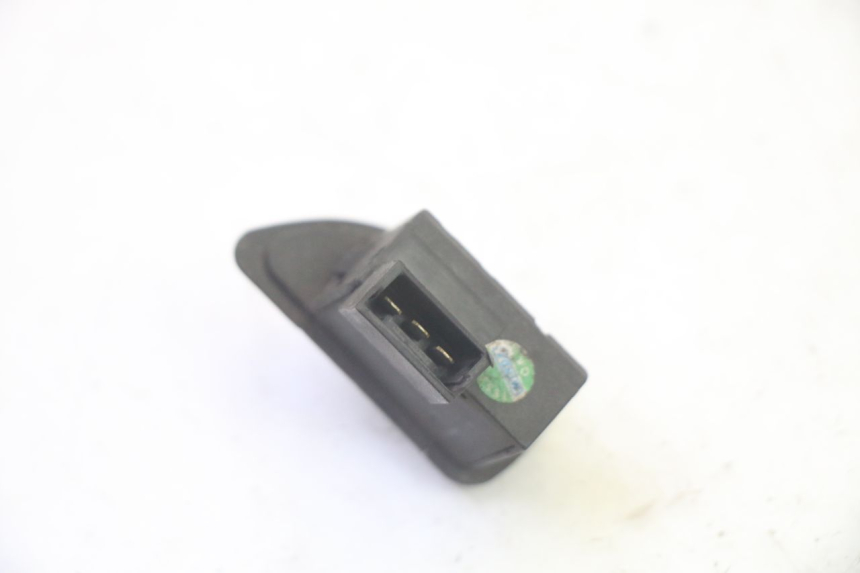 photo de COMANDO DE SETAS PIAGGIO MP3 RL 250 (2006 - 2010) - Outro ângulo de visão
