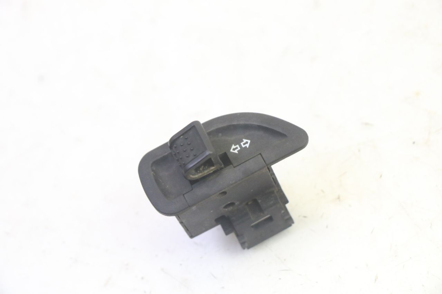 photo de COMANDO DE SETAS PIAGGIO MP3 RL 250 (2006 - 2010) - Vista principal
